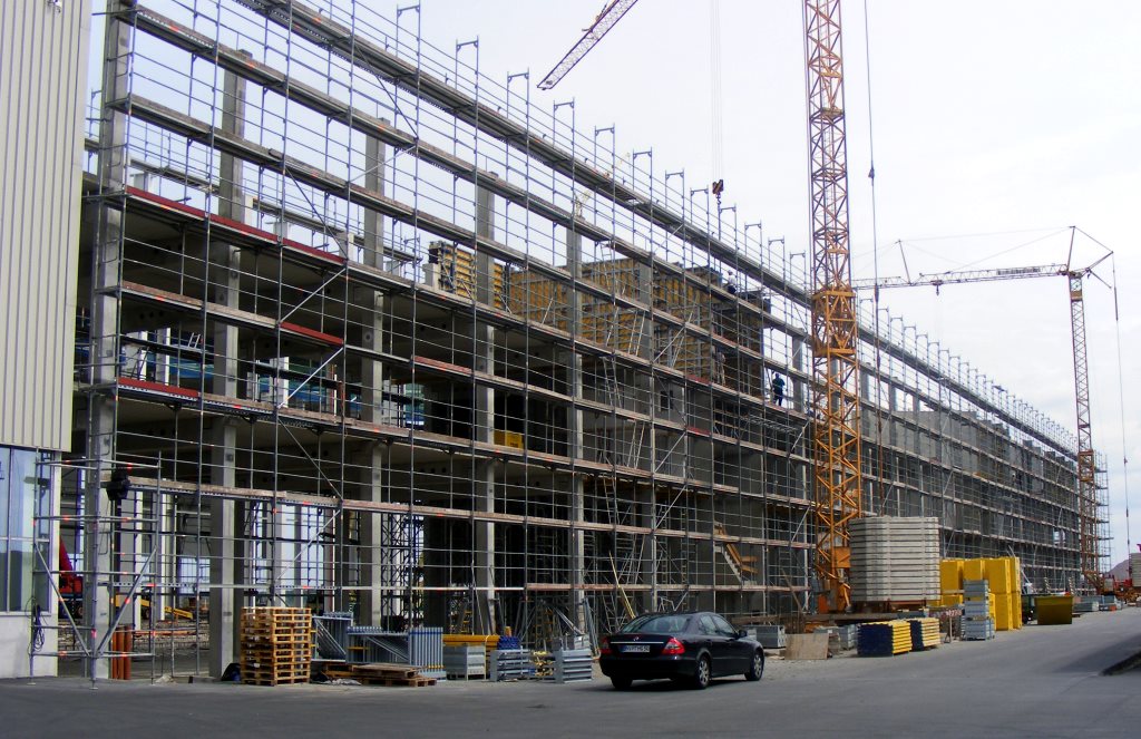 Halle bei Liebherr 